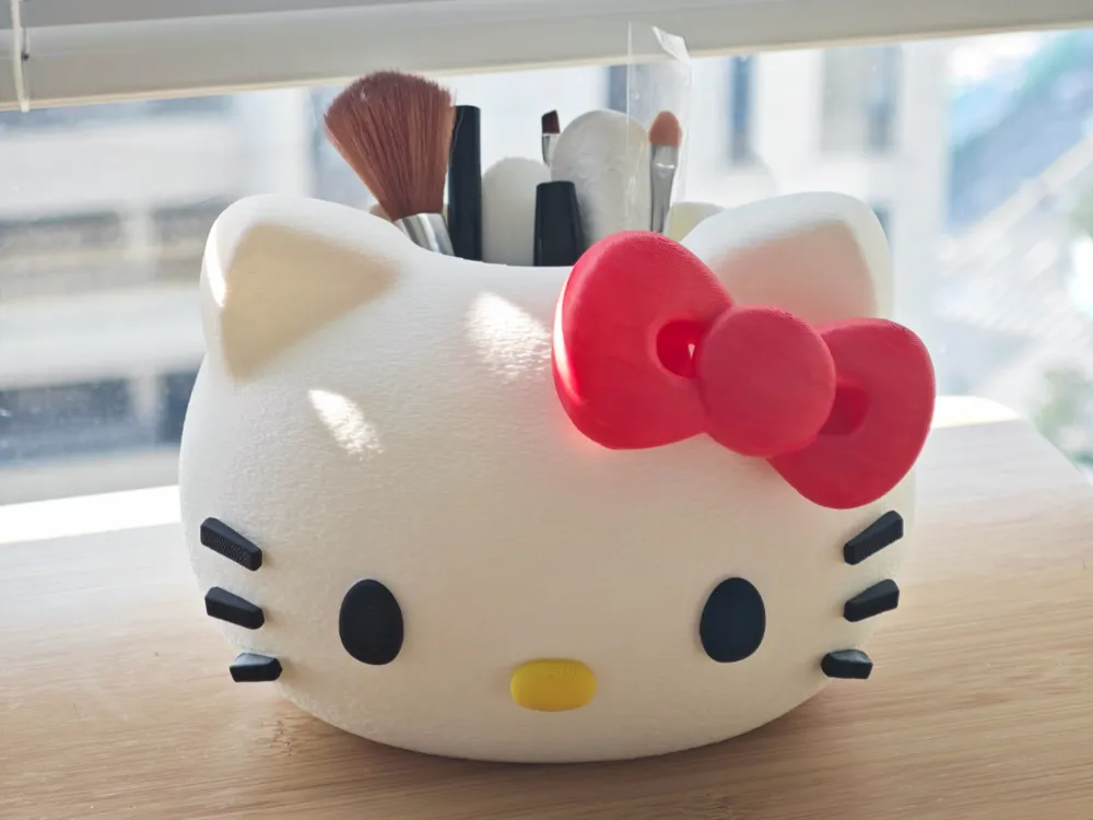Kitty brochas/lapicero